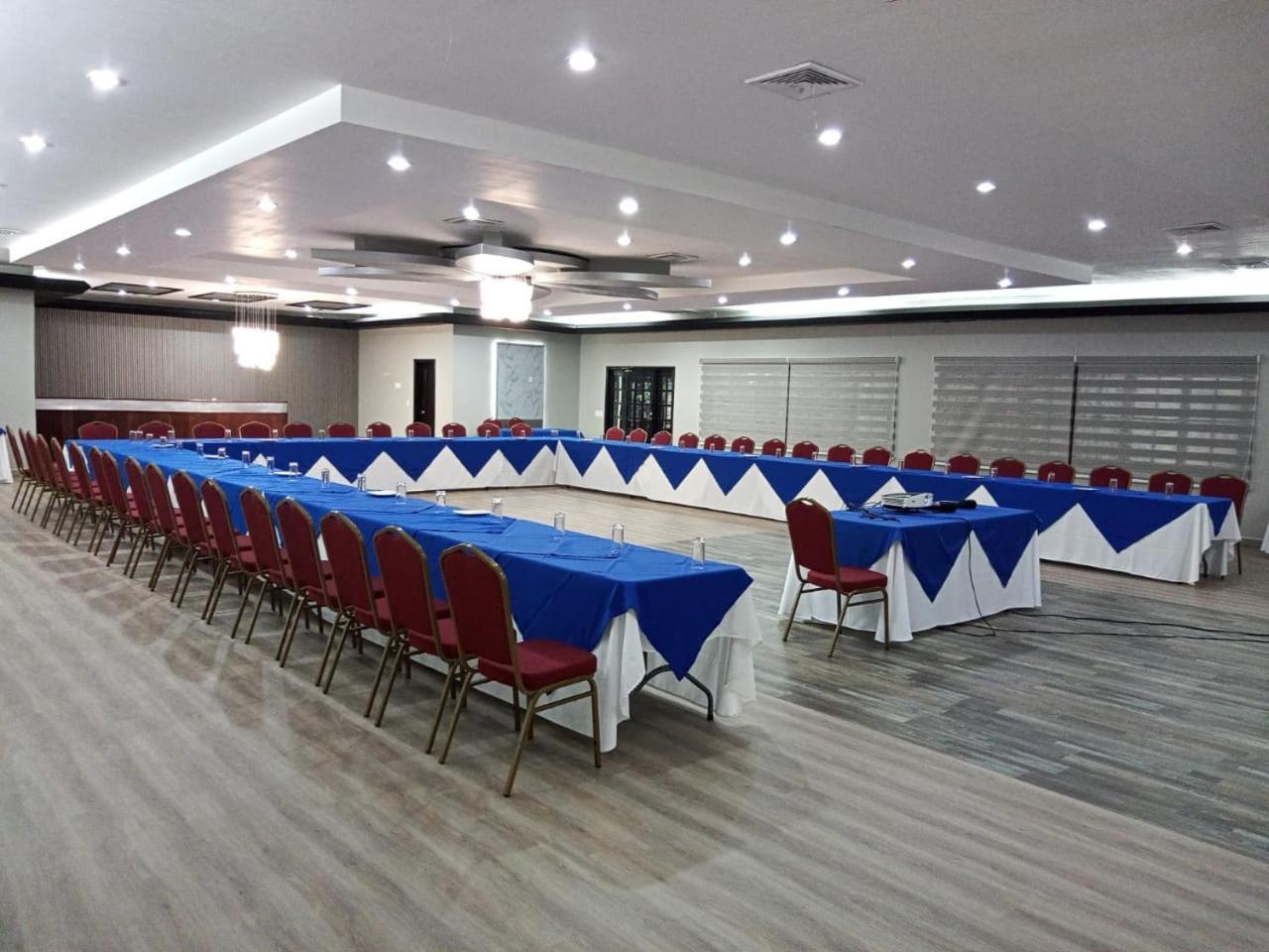Hotel La Quinta Λα Σέιμπα Εξωτερικό φωτογραφία